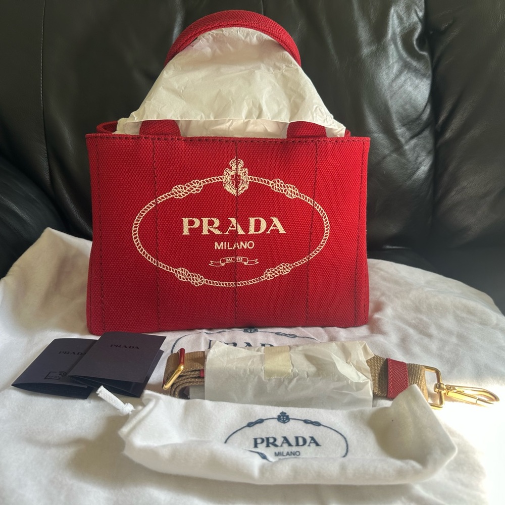 Prada Canapa - Picture 6 of 9